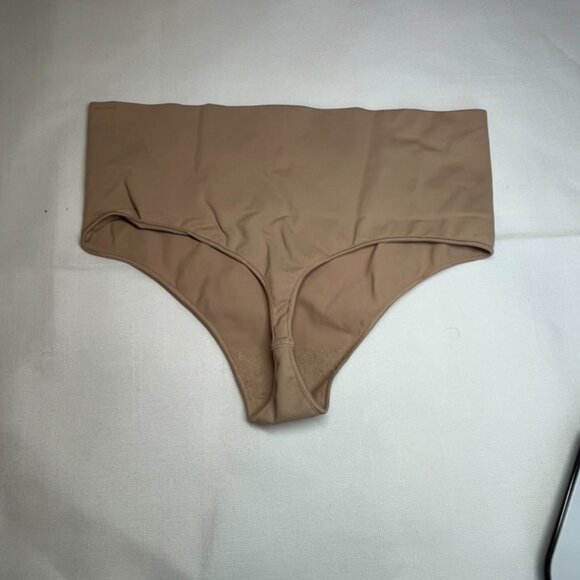 NWT Spanx SPANXshape ExtraOrdinary Thong in Cafe Au Lait Size Large - Picture 4 of 5